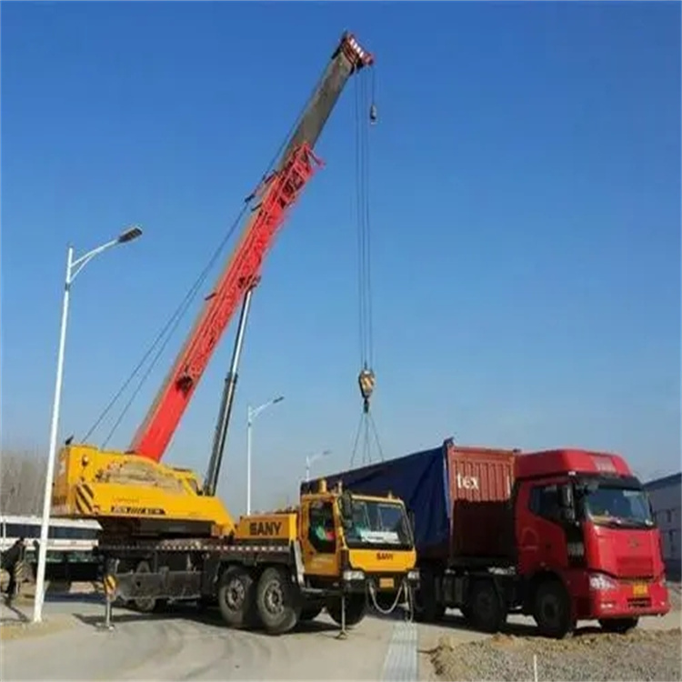 新河吊车出租吊装大件的时候的注意事项